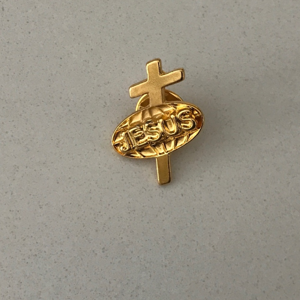 Vintage Religious Jesus Cross Brooch Hat Lapel Pin Goldtone Mint